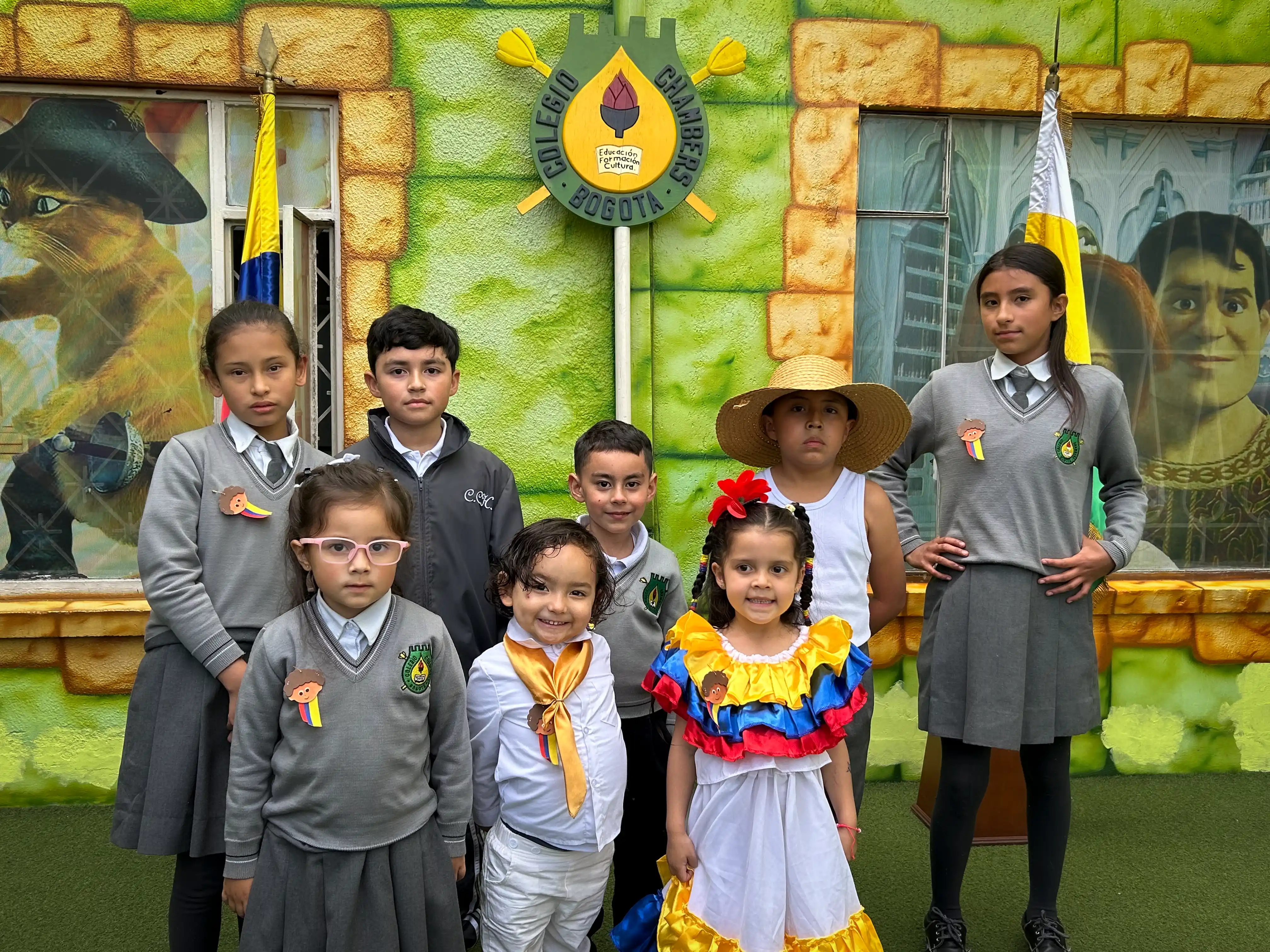 Estudiantes del Colegio Chambers en el patio